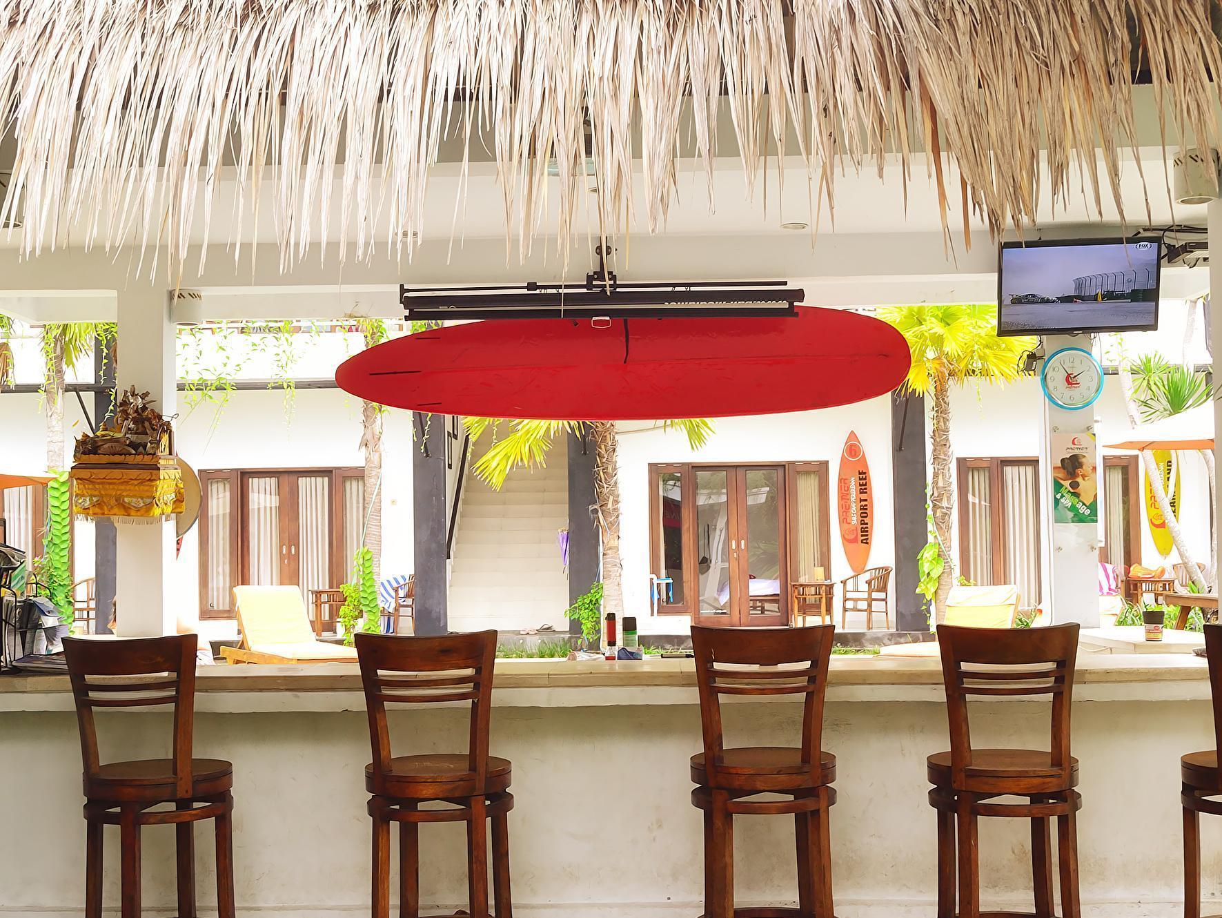 Premier Surf Camp Hotel Canggu Buitenkant foto