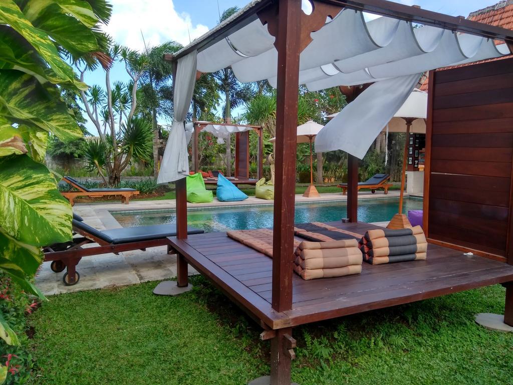 Premier Surf Camp Hotel Canggu Buitenkant foto