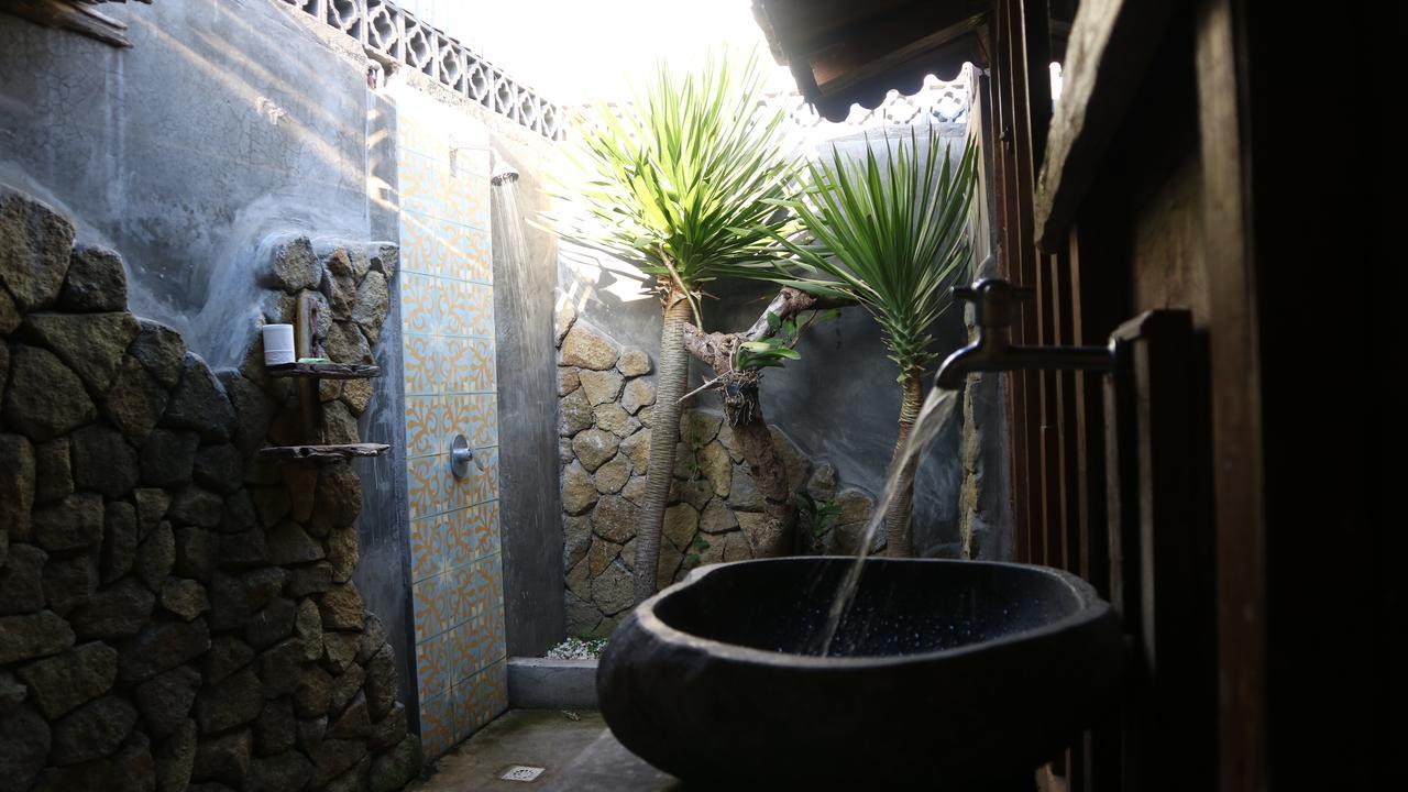 Premier Surf Camp Hotel Canggu Buitenkant foto
