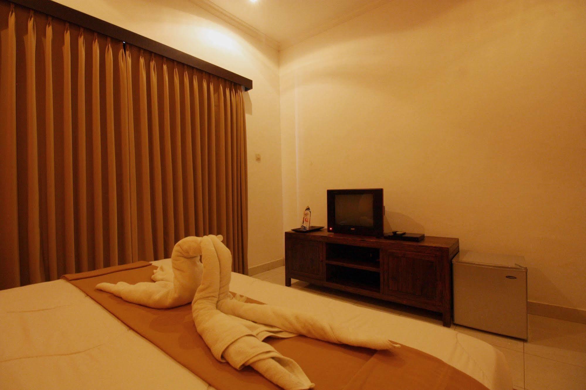 Premier Surf Camp Hotel Canggu Buitenkant foto
