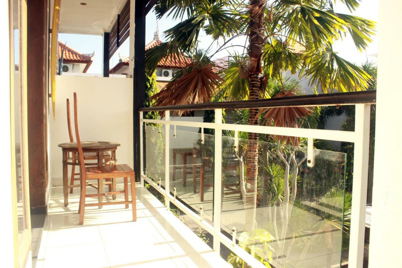 Premier Surf Camp Hotel Canggu Buitenkant foto