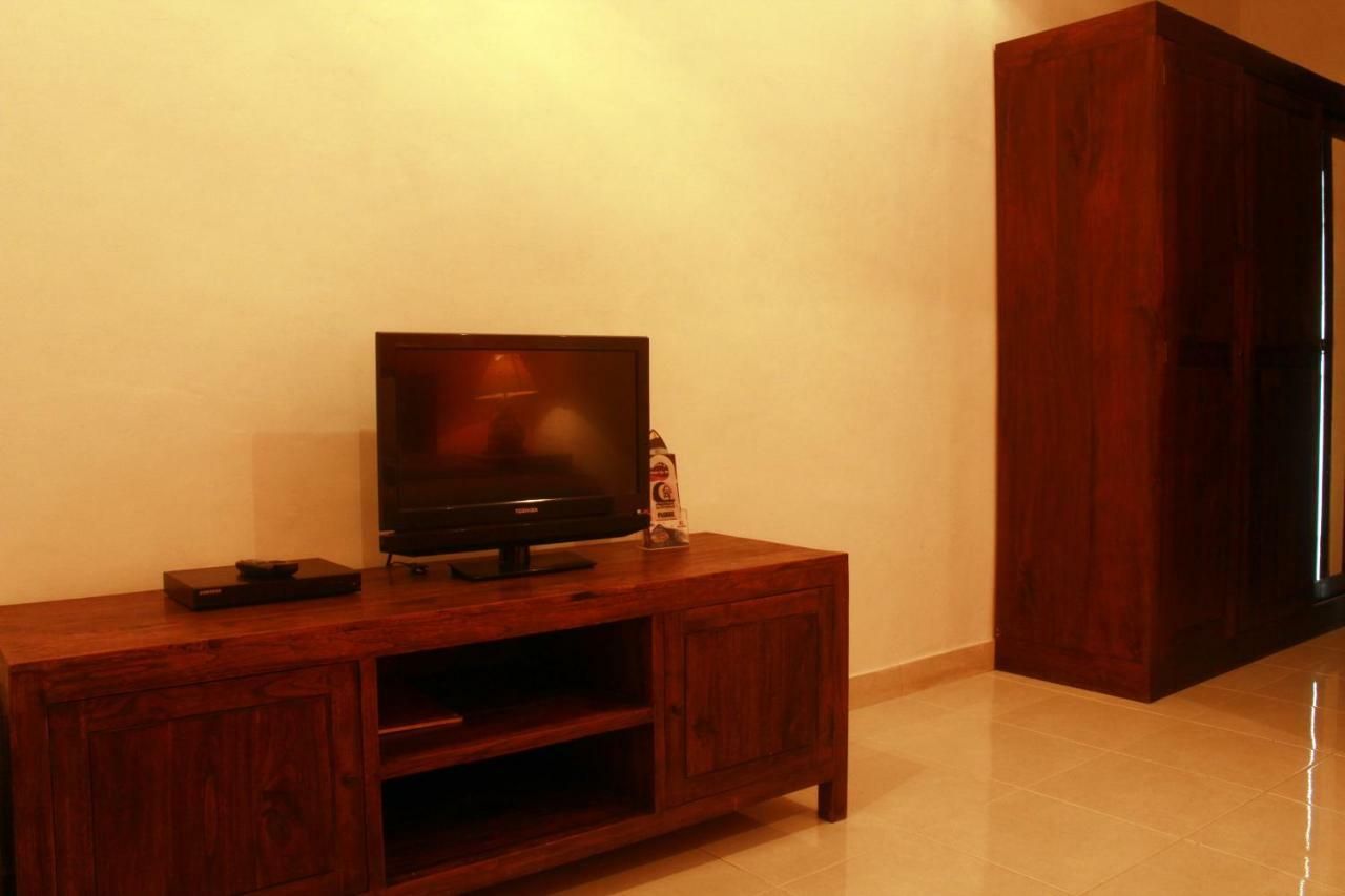 Premier Surf Camp Hotel Canggu Buitenkant foto