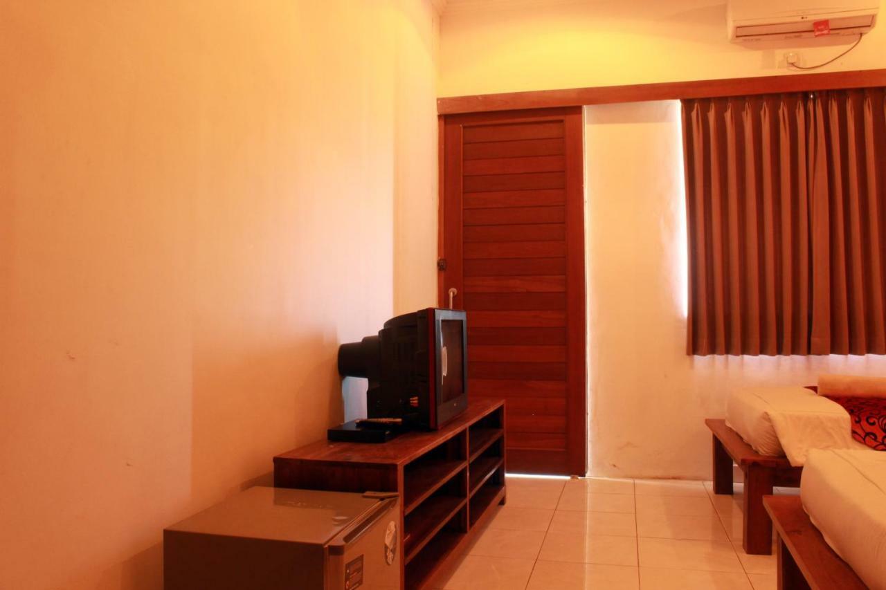 Premier Surf Camp Hotel Canggu Buitenkant foto