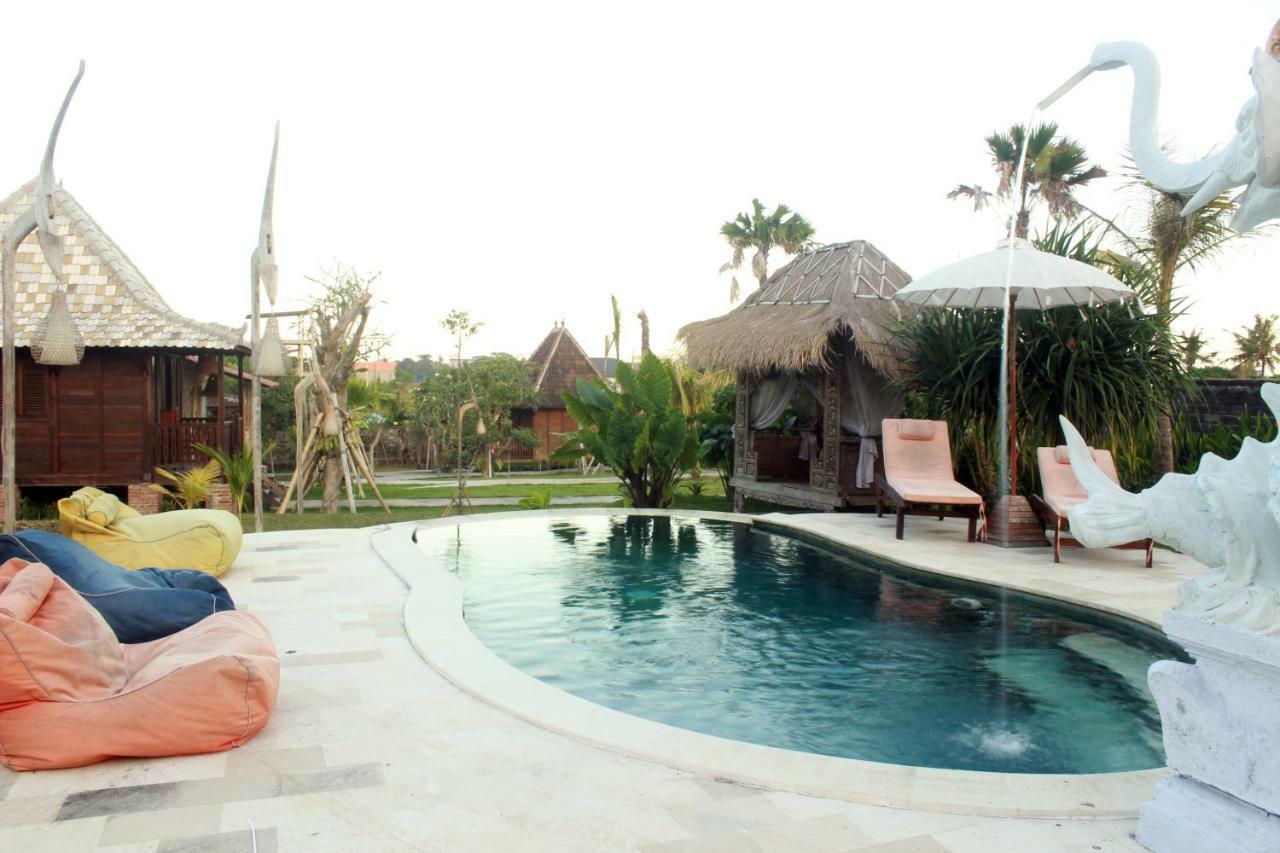 Premier Surf Camp Hotel Canggu Buitenkant foto