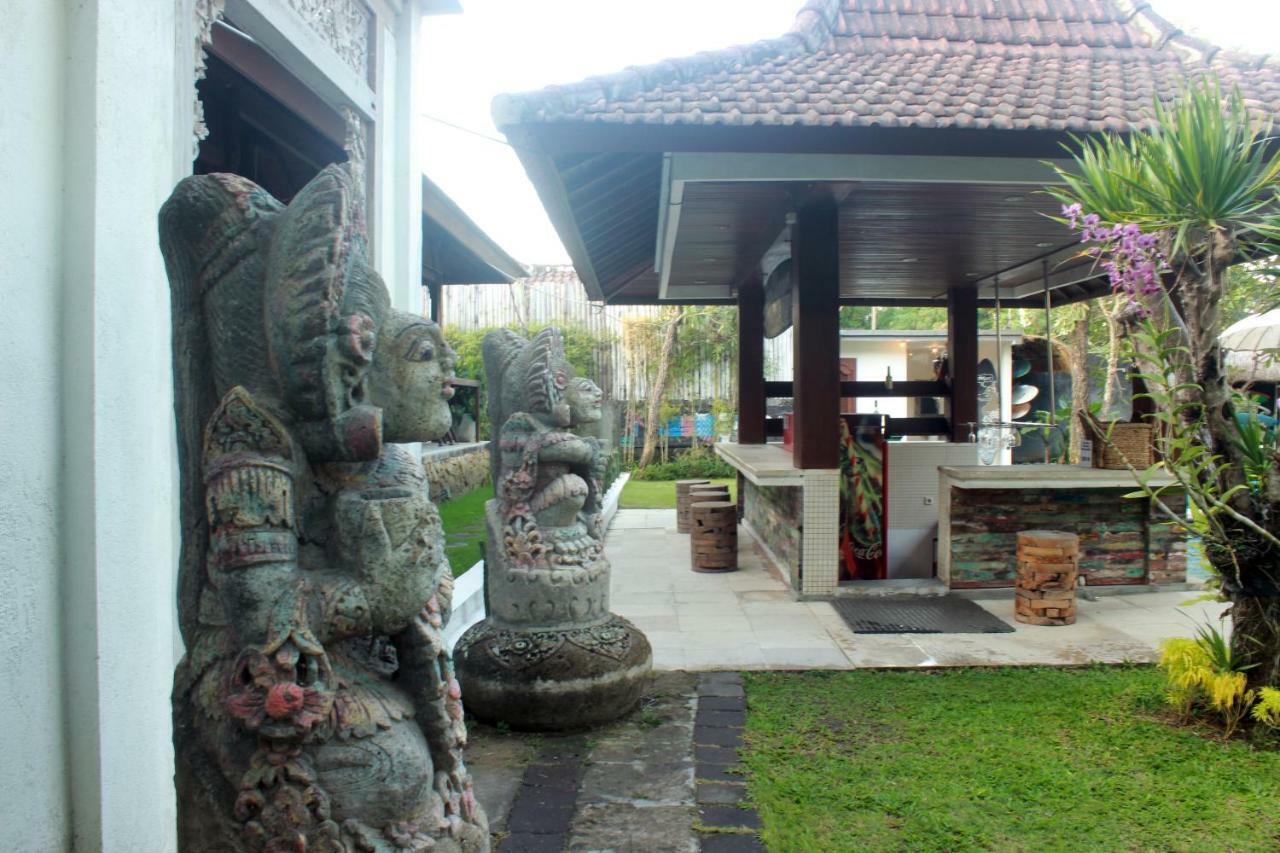 Premier Surf Camp Hotel Canggu Buitenkant foto
