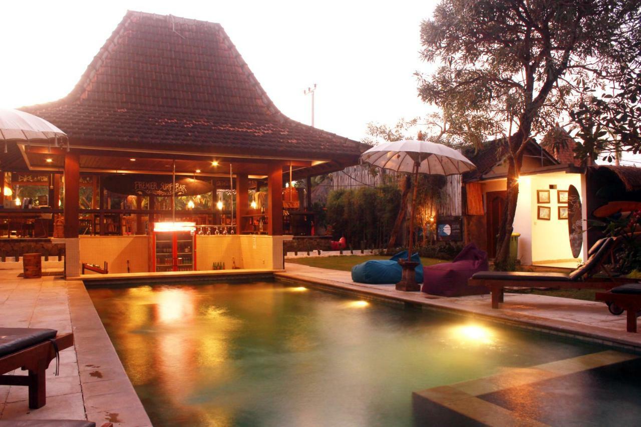 Premier Surf Camp Hotel Canggu Buitenkant foto