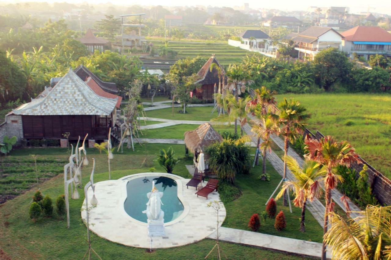 Premier Surf Camp Hotel Canggu Buitenkant foto