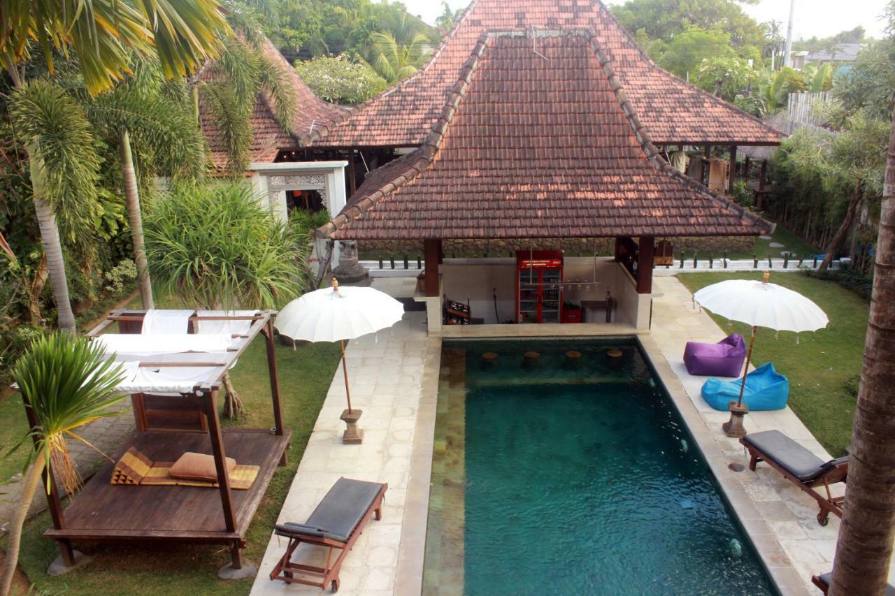 Premier Surf Camp Hotel Canggu Buitenkant foto