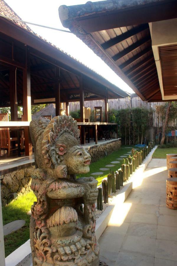 Premier Surf Camp Hotel Canggu Buitenkant foto