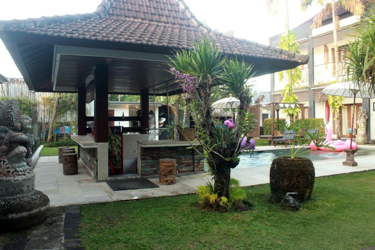 Premier Surf Camp Hotel Canggu Buitenkant foto