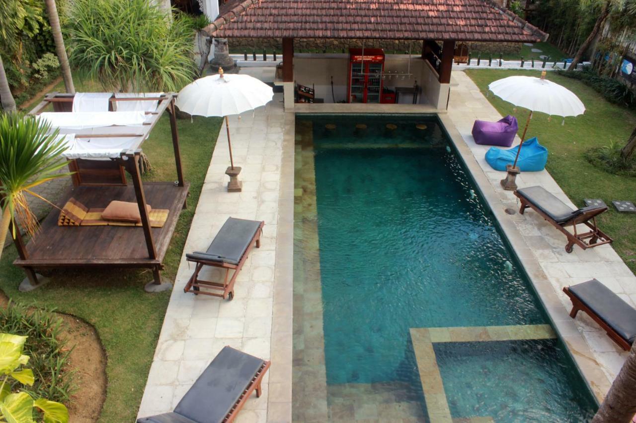 Premier Surf Camp Hotel Canggu Buitenkant foto