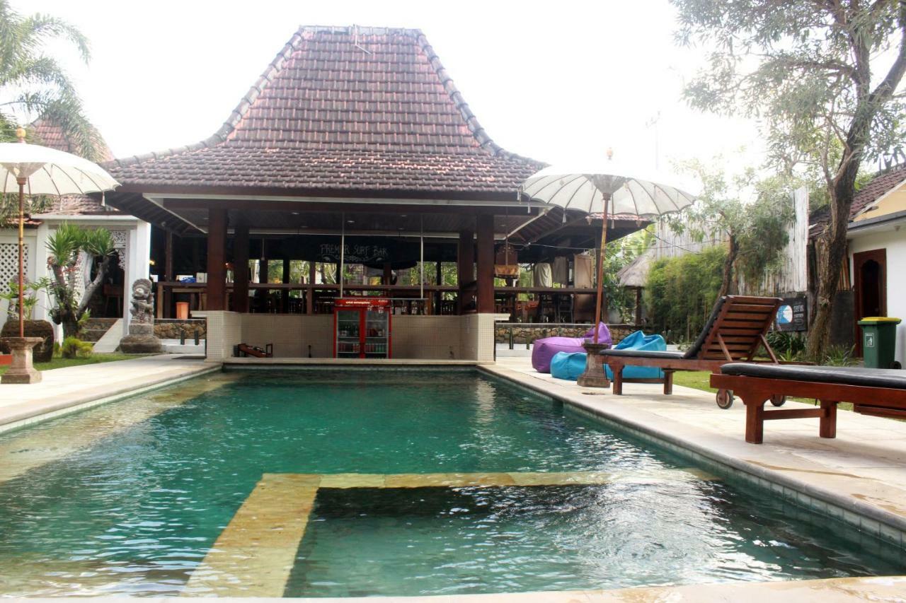 Premier Surf Camp Hotel Canggu Buitenkant foto
